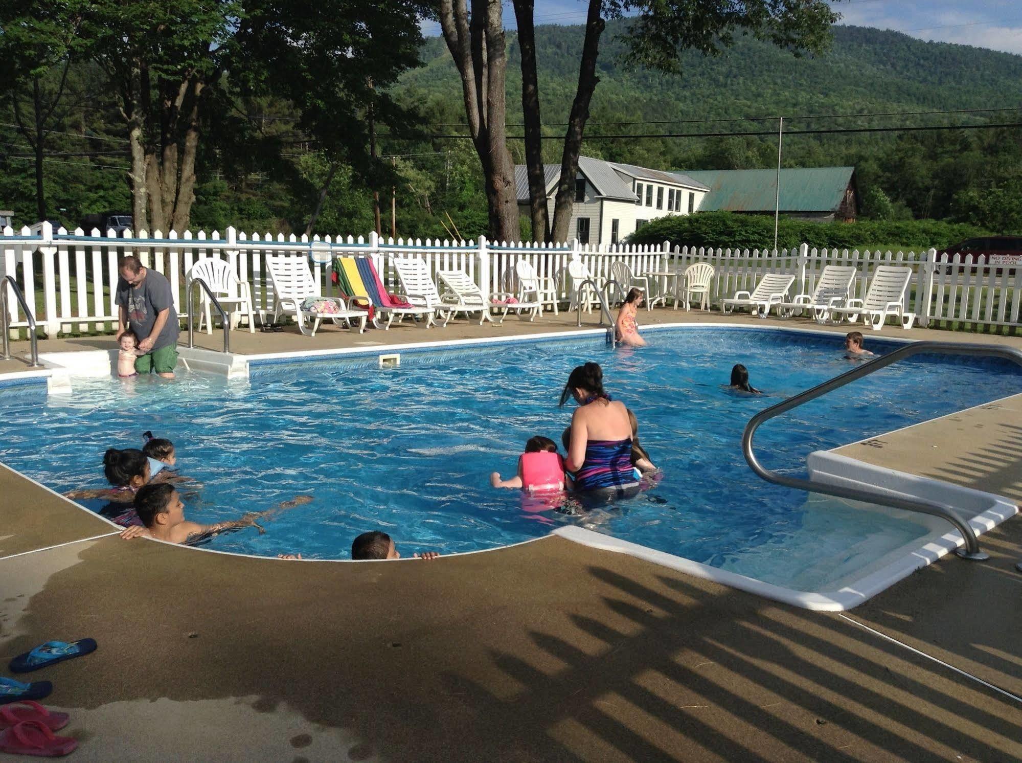 The Villager Motel バートレット エクステリア 写真
