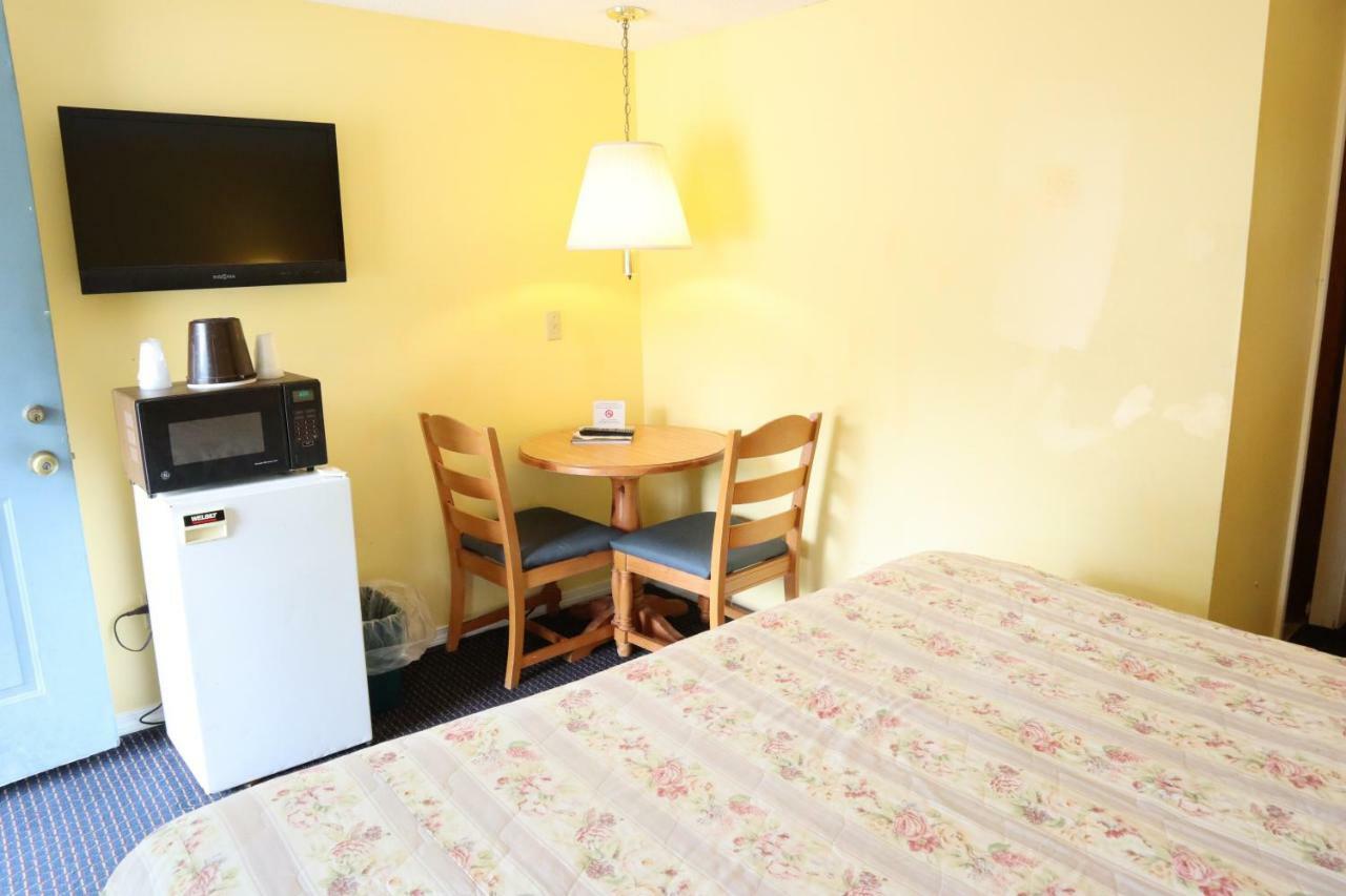 The Villager Motel バートレット エクステリア 写真